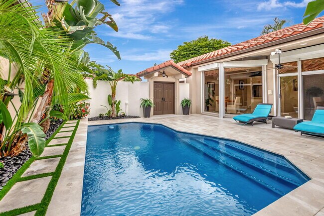 Building Photo - 23164 Via Stel