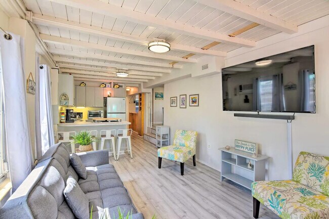 Building Photo - 134 1st Ct