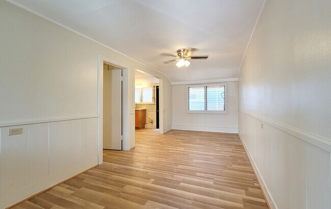 Building Photo - 1132