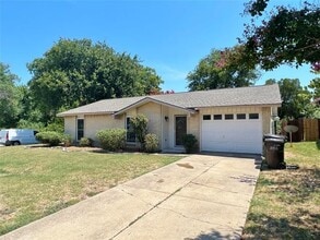 Building Photo - 1920 Fairfield Dr