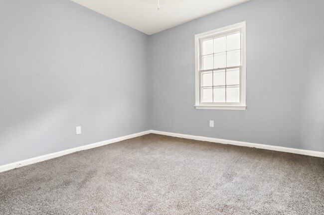Building Photo - 2600 Mallard Ct