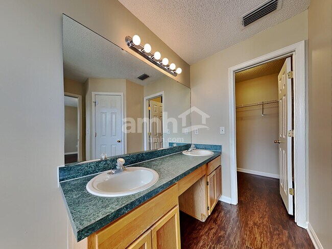 Building Photo - 530 Fallen Timbers Dr