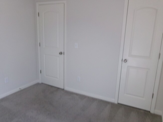 Building Photo - Almost New House for Rent in Lexington!