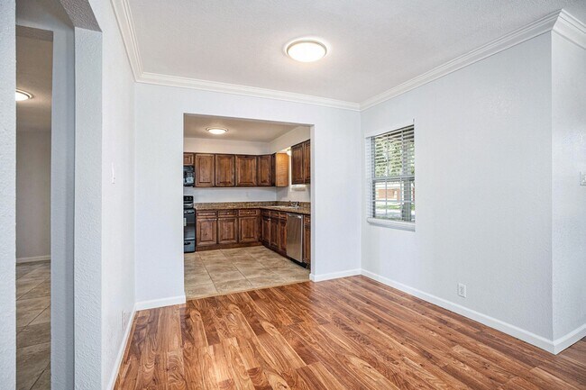 Building Photo - 6709 Fairway Dr