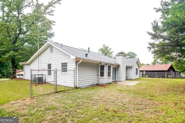 Building Photo - 120 Hearth Way