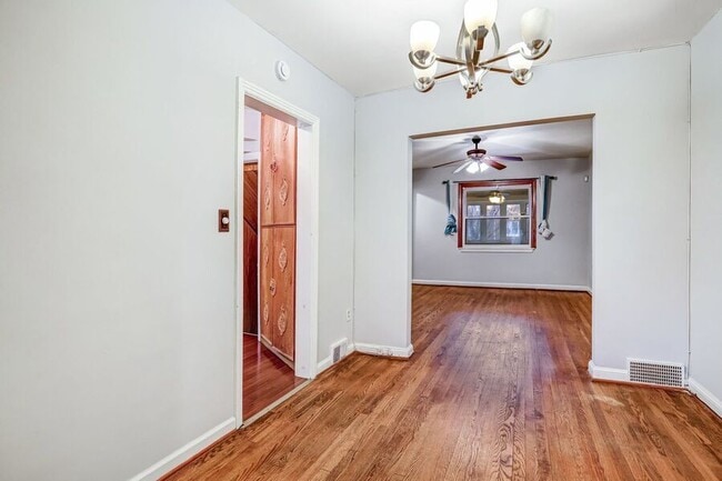 Building Photo - 3351 Clay St NE