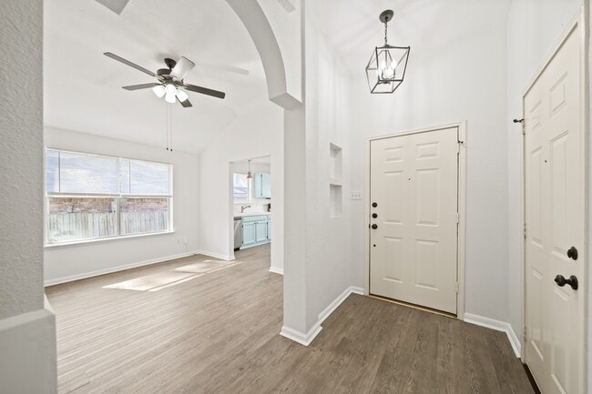 Building Photo - 230 Cool Cove