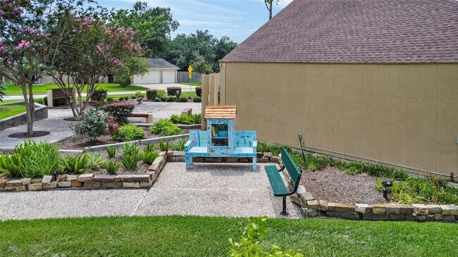 Building Photo - 2358 Binley Dr
