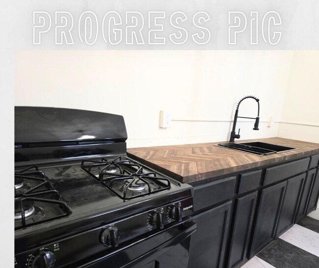 Building Photo - 126 Dawes Ave