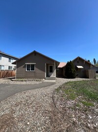 Building Photo - 1204 N Brooklane St