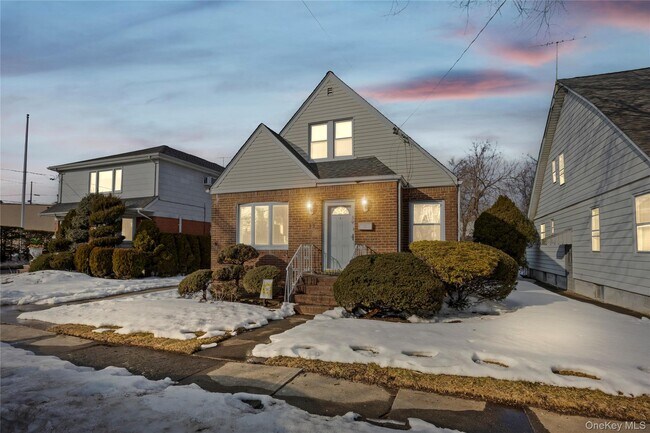 Building Photo - 39 Stewart St