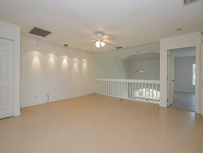 Building Photo - 915 Bahia Mar Rd