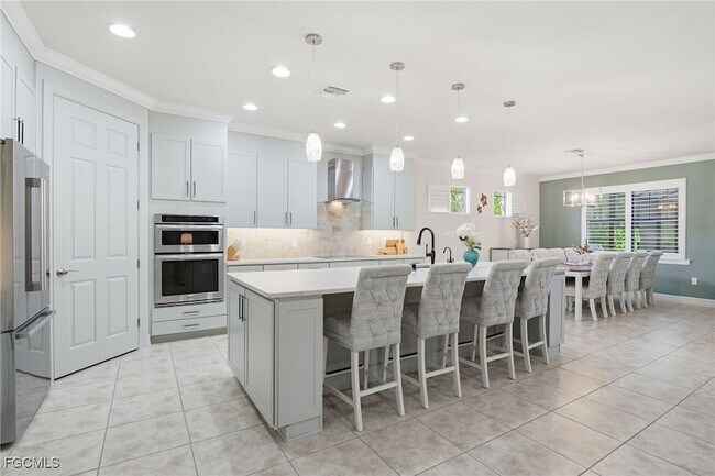 Building Photo - 11012 Castlereagh St