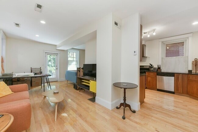 Building Photo - 73 Lubec St