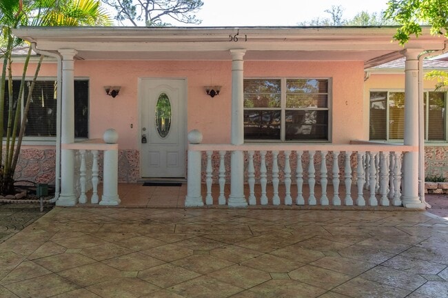 Building Photo - 3/2 Ranch with great outdoor space