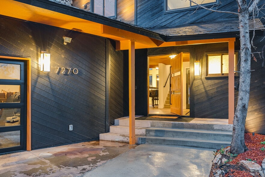 Building Photo - 7270 Pembroke Dr