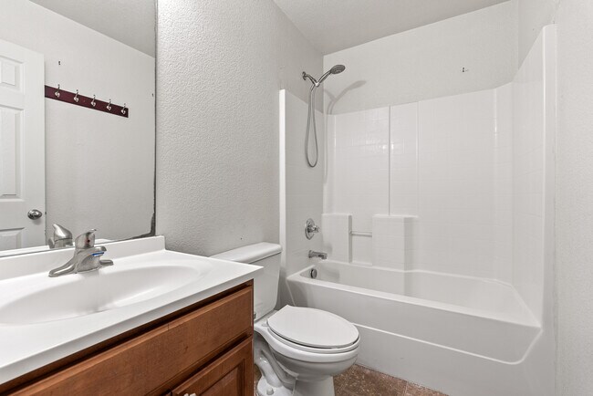 Building Photo - 2504 Saulsbury Dr
