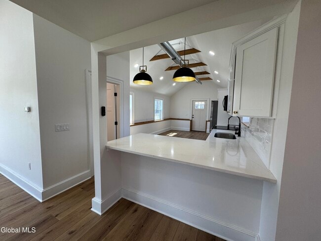 Building Photo - 675 Mac Elroy Rd