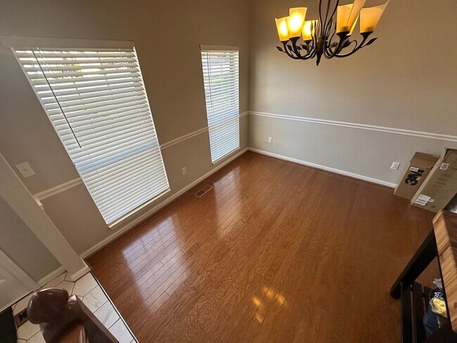 Building Photo - 2402 Brookstone Pl