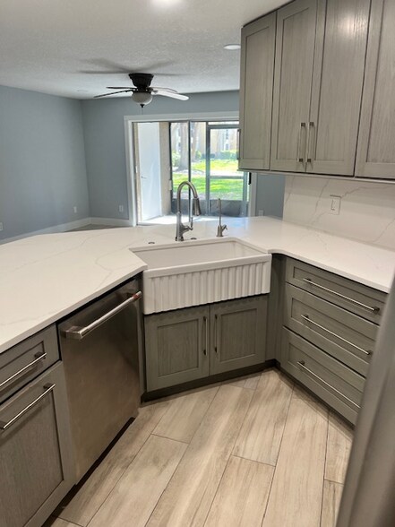 Building Photo - 15 Arbor Club Dr