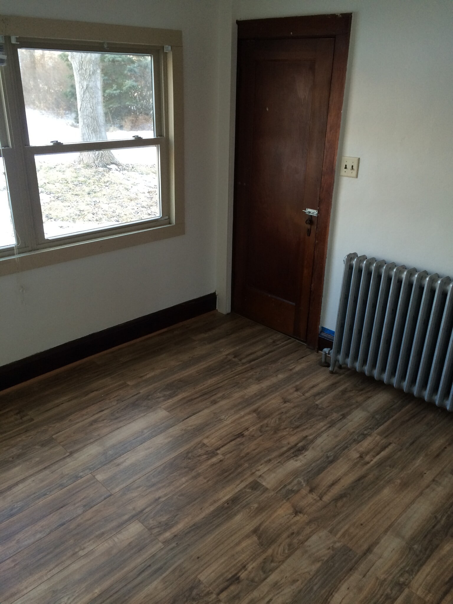 Building Photo - 401 E Ryan Rd