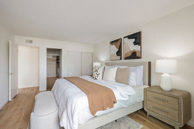 Building Photo - Luxurious Remodeled 2 Bedroom 2 Bath Home in Desirable Almaden Community!
