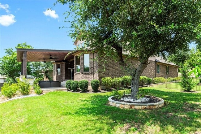 Building Photo - 201 Lombardia Dr
