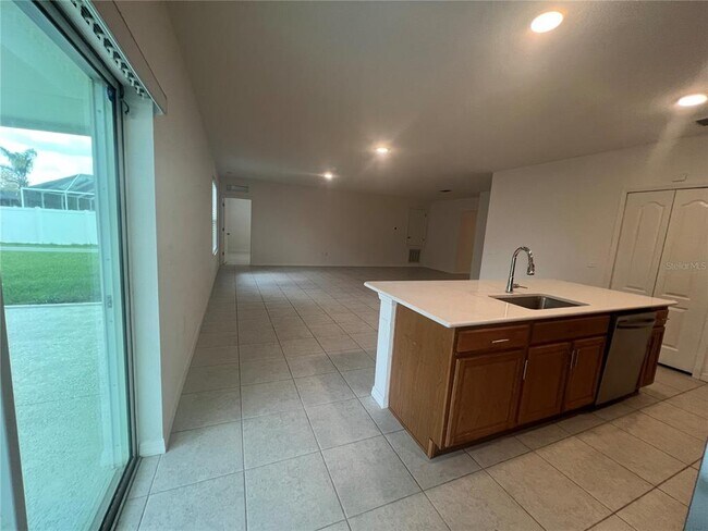 Building Photo - 1339 Maracaibo St