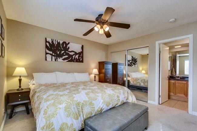 Building Photo - Heart of Normal Heights! 2 Bedrooms w/ In Unit Washer/Dryer! Two Assigned Gated Parking Spaces!