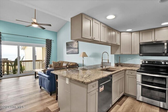 Building Photo - 918 N New River Dr