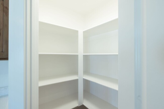 Building Photo - $500 off first month's rent. If rented before the end of AUGUST!!BRAND NEW 5 BED 3 BATH TWIN HOME