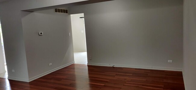 Living room - 111 41st St