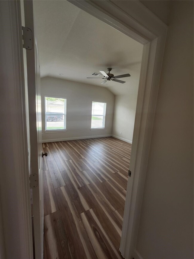 Building Photo - 1605 La Delle St