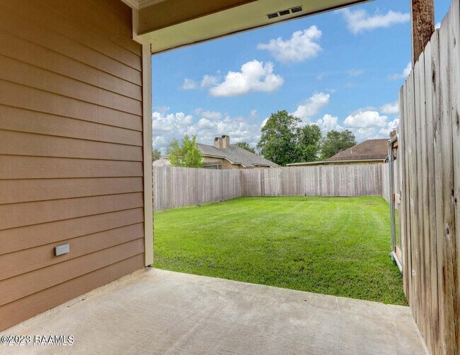 Building Photo - 121 Flagg Pl