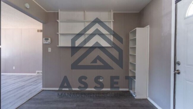 Building Photo - 4 Bedroom Available for Lease & Rent to Own!