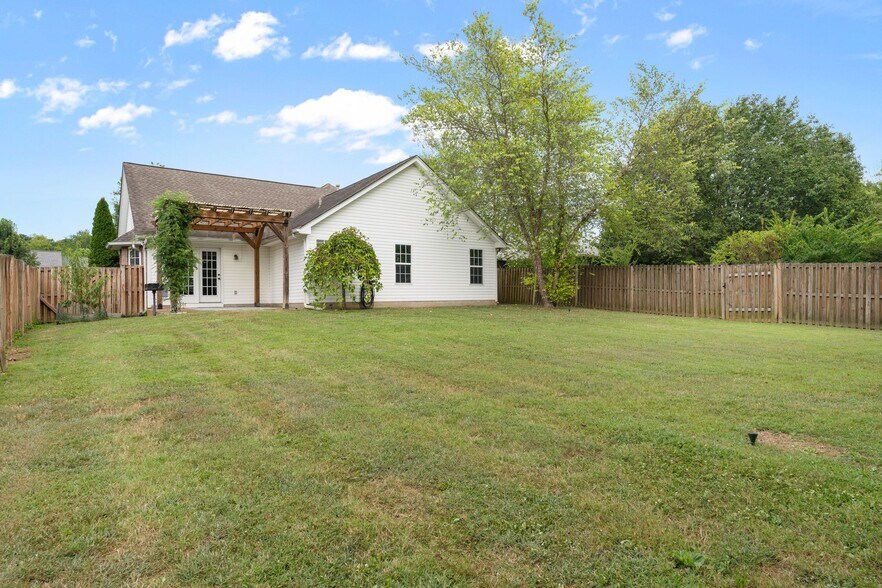 Building Photo - 1107 Saddle Creek Dr