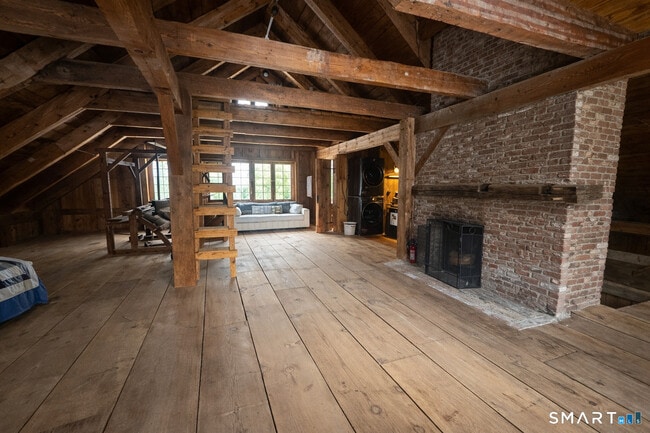 Building Photo - 45 Hoppen Rd