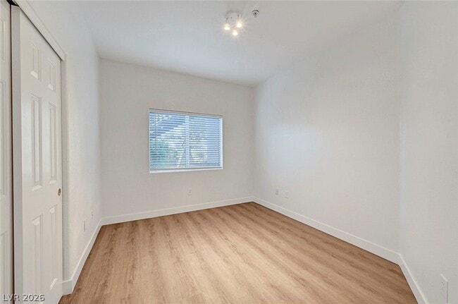 Building Photo - 2291 W Horizon Ridge Pkwy