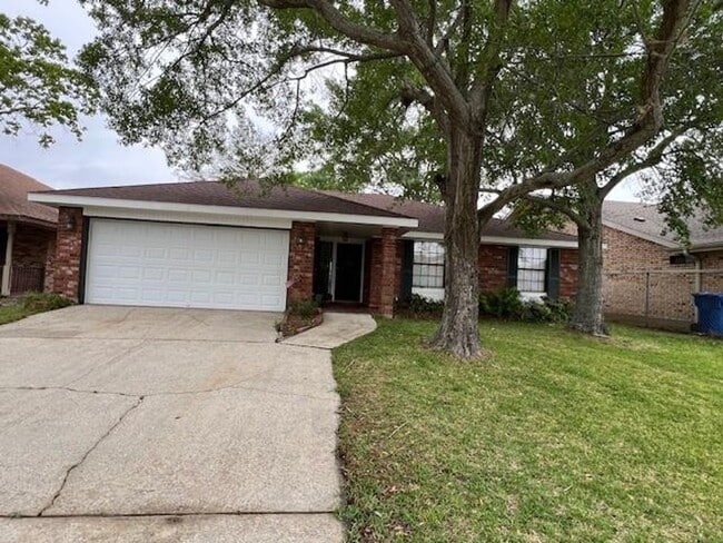 Building Photo - Move in ready in Eden Isles