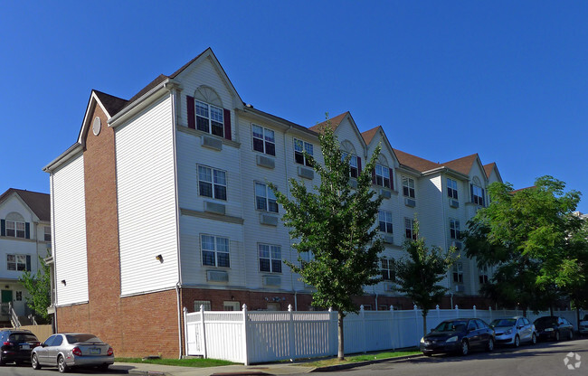 Primary Photo - 1426 Loring Ave