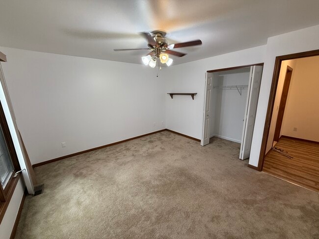 Building Photo - 2915 Chippewa Dr