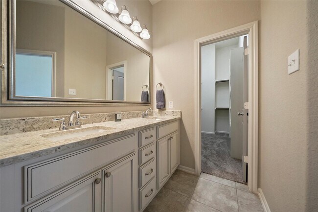 Building Photo - 25314 Fallen Acorn Ct