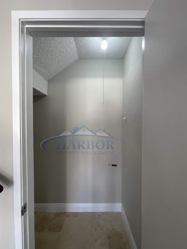 Building Photo - 356 Miraleste Dr