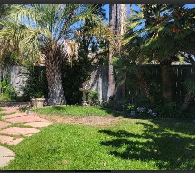 Building Photo - 3 bedroom 2 bath Home in Antelope