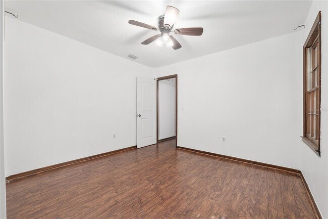 Building Photo - 8305 SW 46 Ln