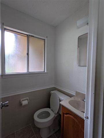 Building Photo - 2121 Travis Dr