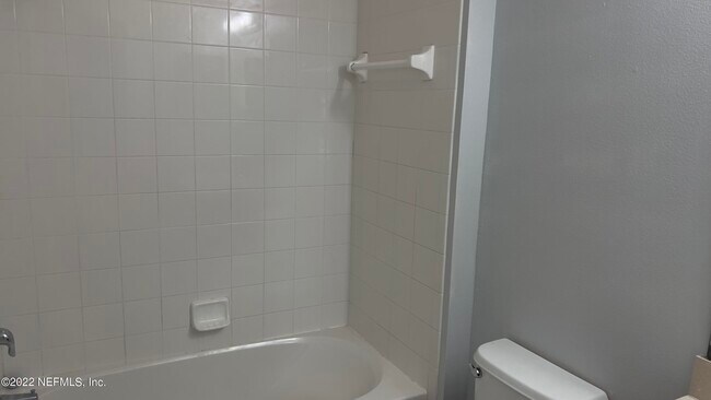 Building Photo - 3945 Buckthorne Dr