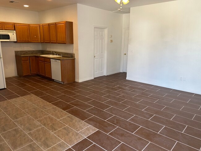 Building Photo - 10730 Garibaldi Dr