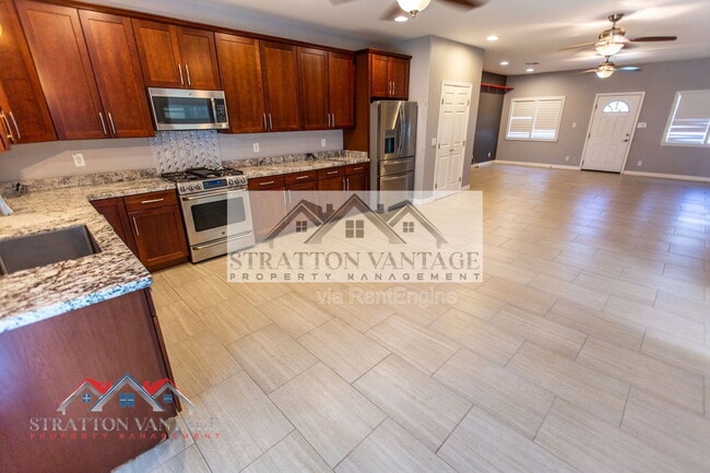 Building Photo - 2249 E Sells Dr