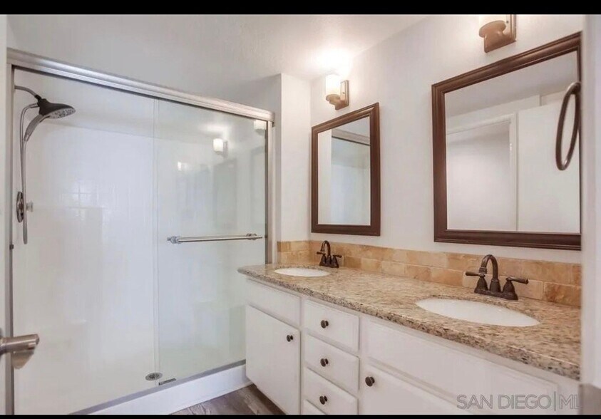 Building Photo - 450 Stoney Point Way